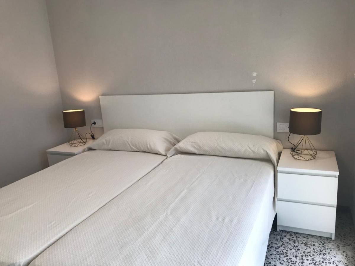 Appartement Far Bay à Roses Extérieur photo